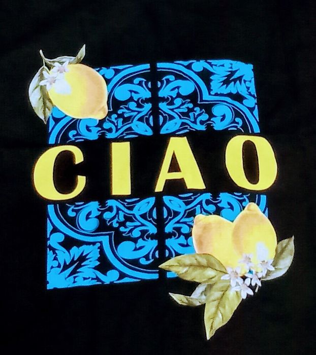 Czarny T-shirt z wakacyjnym nadrukiem