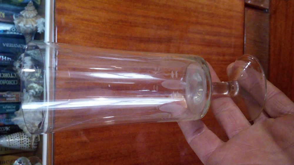 Рюмки фужери вази