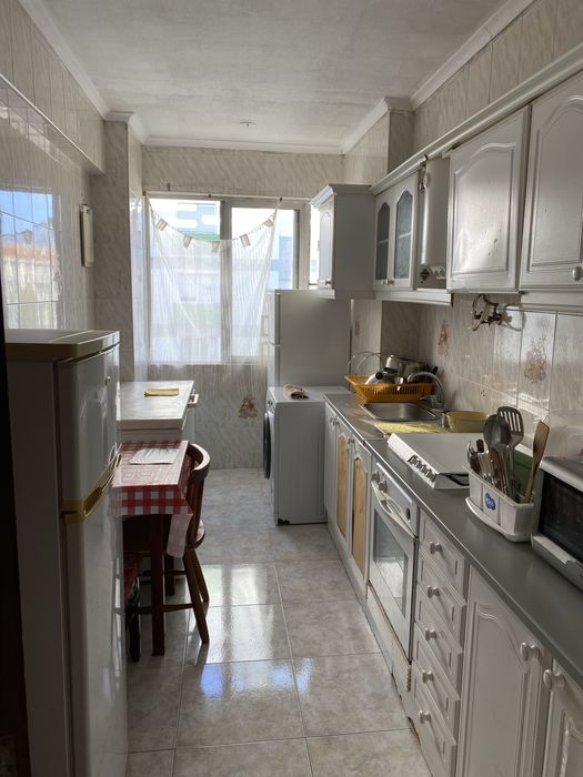 Quarto mobilado | Ambiente tranquilo | Moita | Disponível já