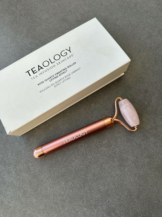 Роллер  для лица с вибрацией Teaology
