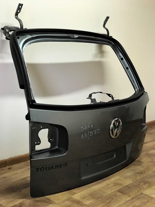 Крышка багажника Ляда Volkswagen Touareg 2003-2009 кришка багажніка