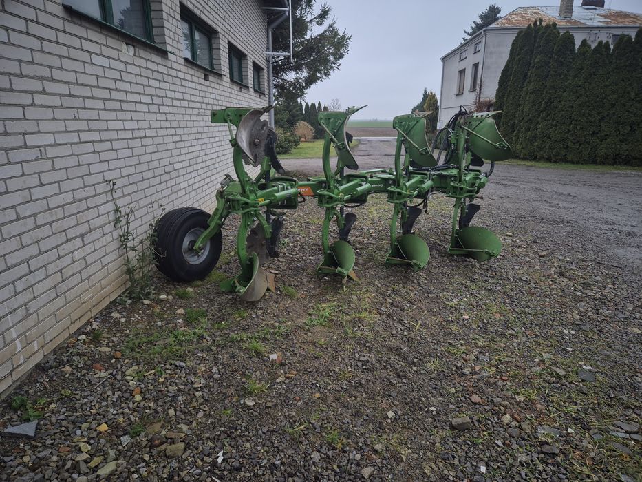 Pług Amazone Cayros 4 skibowy.