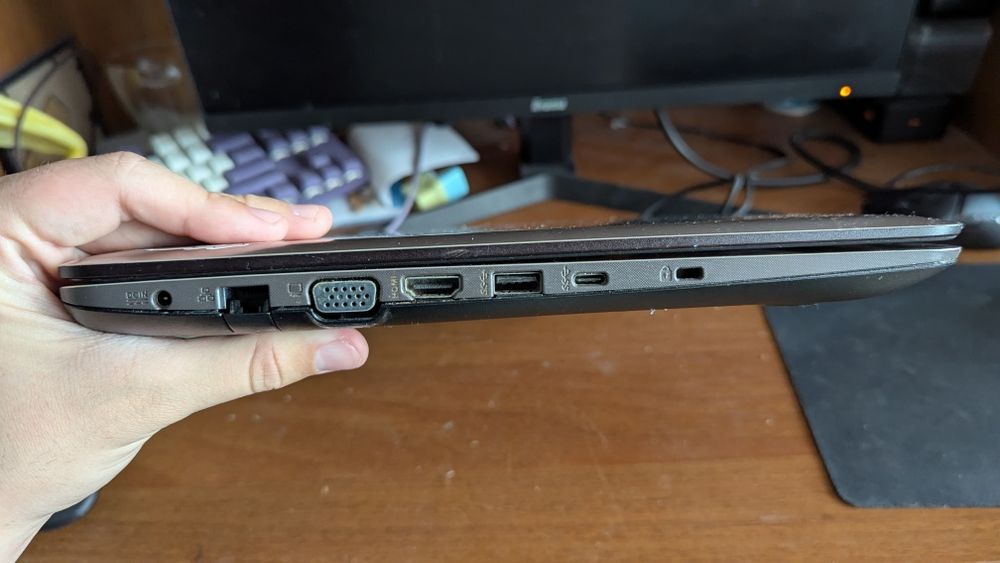 ASUS X556UQK i7 940МХ 8гб озу