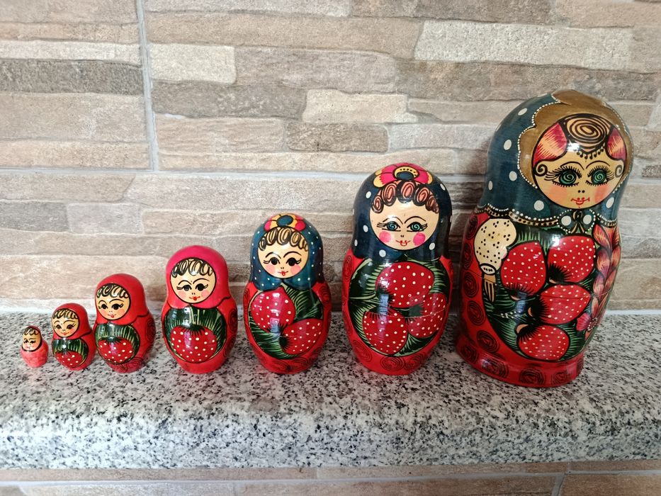 Matrioska Russa, com 7 bonecas