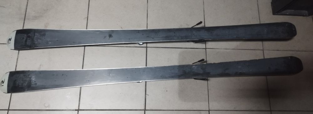 Narty zjazdowe Rossingol 140 cm