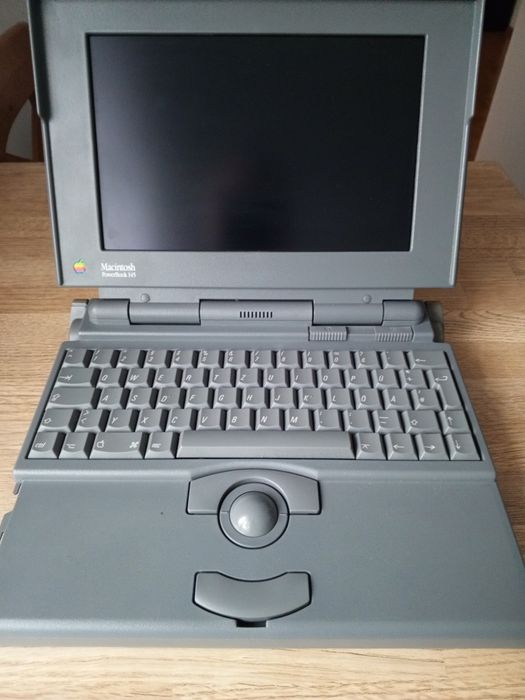 Laptop Macintosh powerbook 145 retro