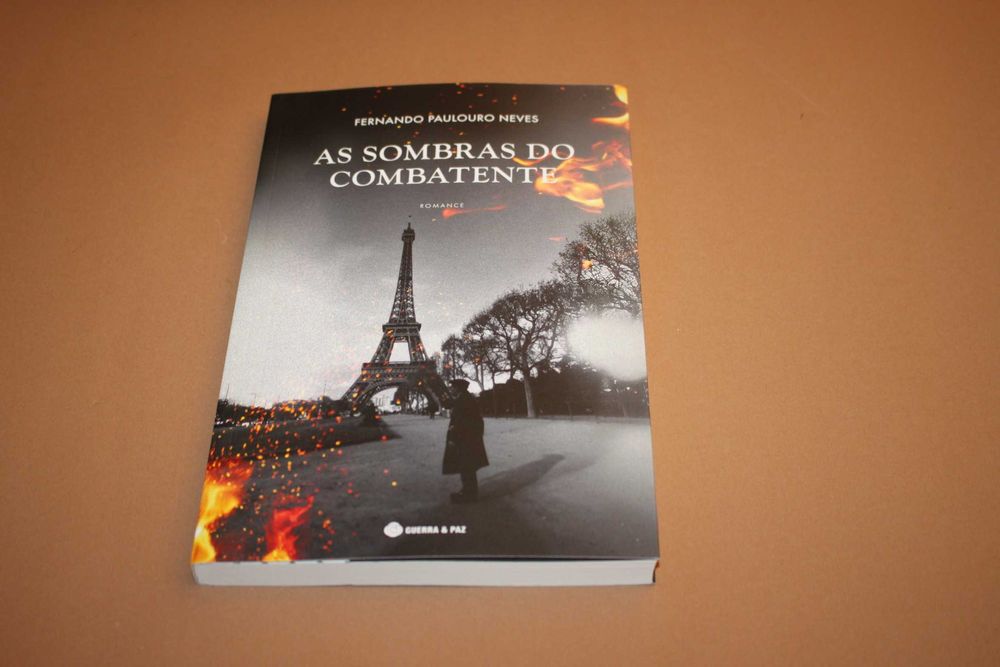 As Sombras do Combatente de Fernando Paulouro Neves