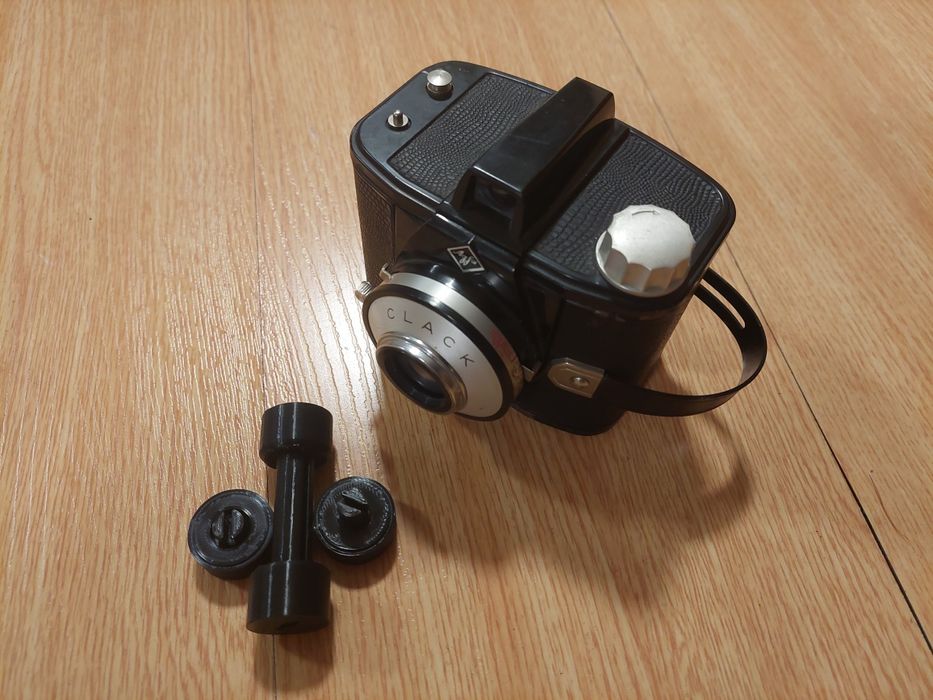 Camera fotográfica Agfa Clack com adaptador 120 35mm
