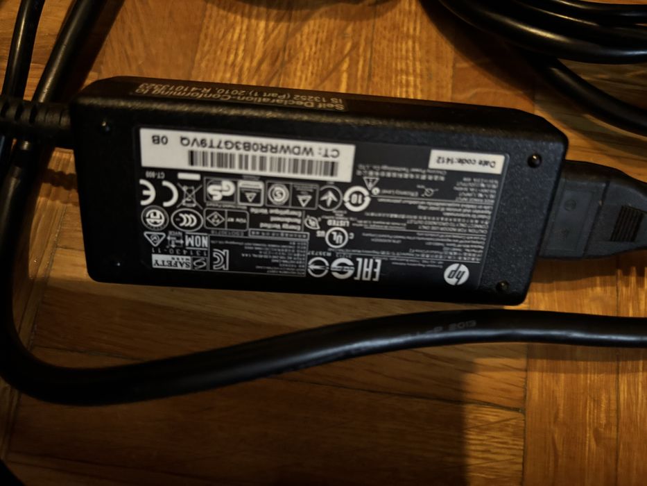 Docking station HP e cabos de alimentacao HP