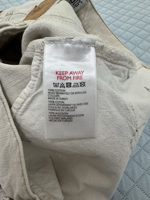Beżowe szorty do kolan Urban Outfiters bermudy