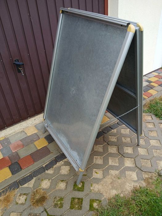 Potykacz Stojak Reklamowy na zewnątrz ,z systemem zatrzaskowym