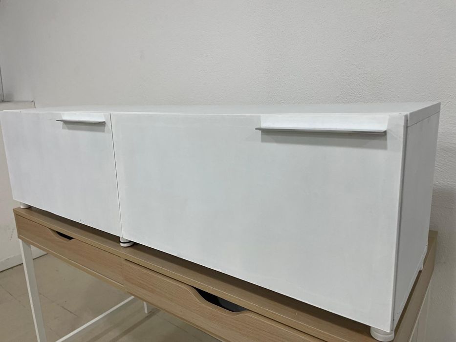 Aparador branco usado