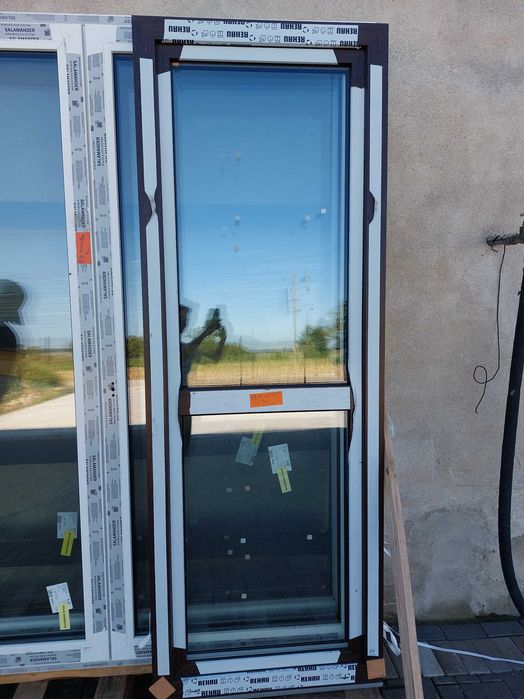 Nowe okno balkonowe biały/brąz bezprogowe 83 x 229,5 cm