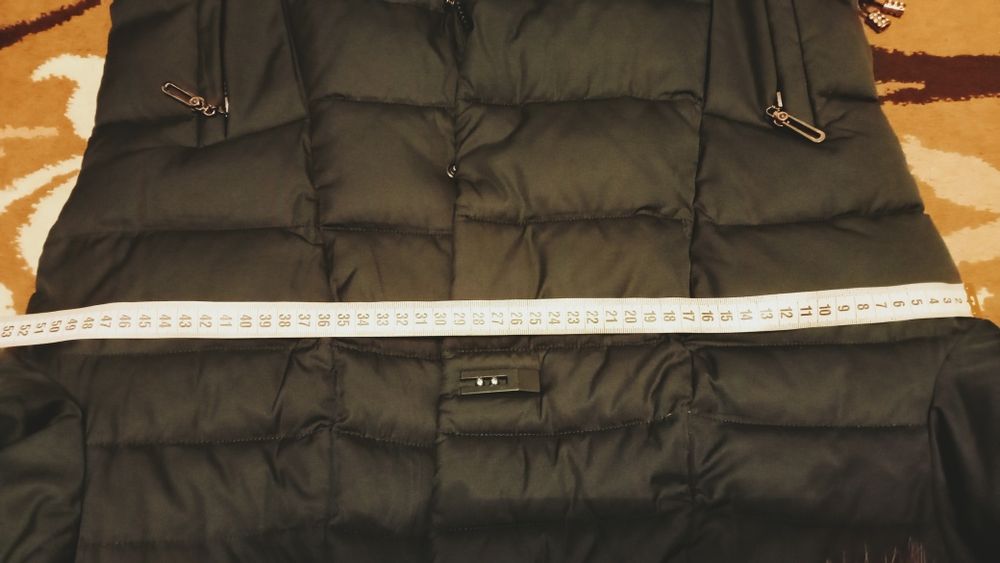 Зимова жіноча куртка