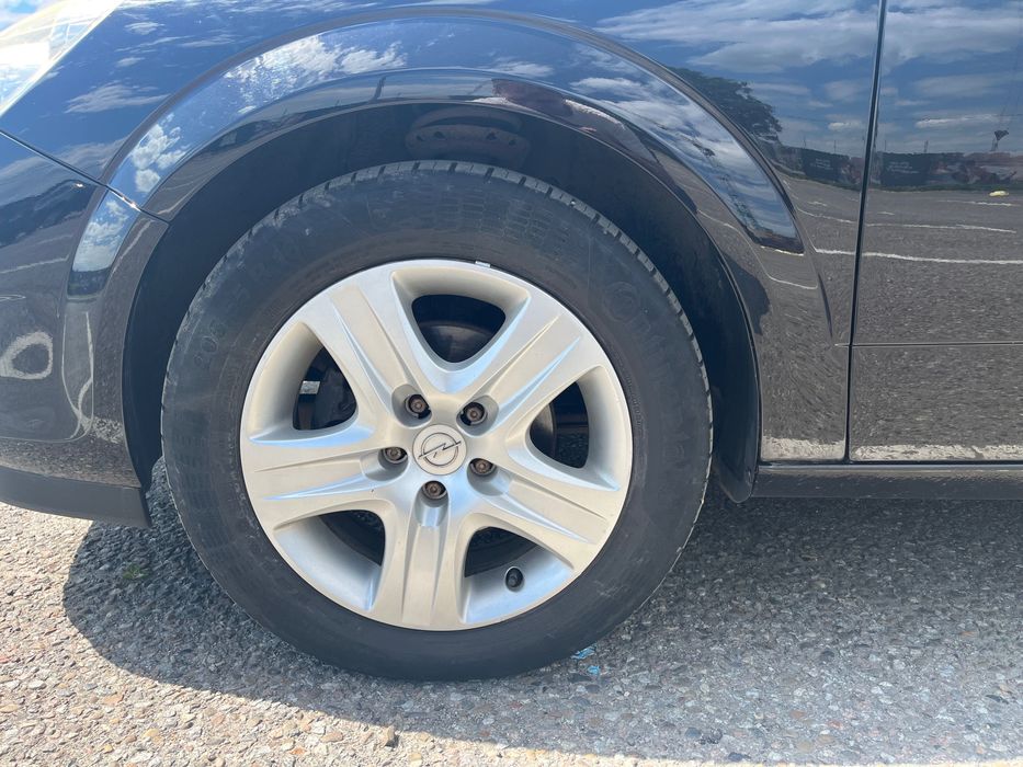 Авто Opel Astra H