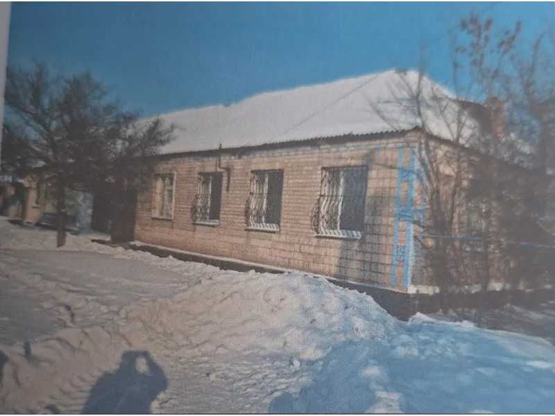 ПРОДАЖ - Нежитлове приміщення, площею 191,9 кв.м. смт. Черняхів