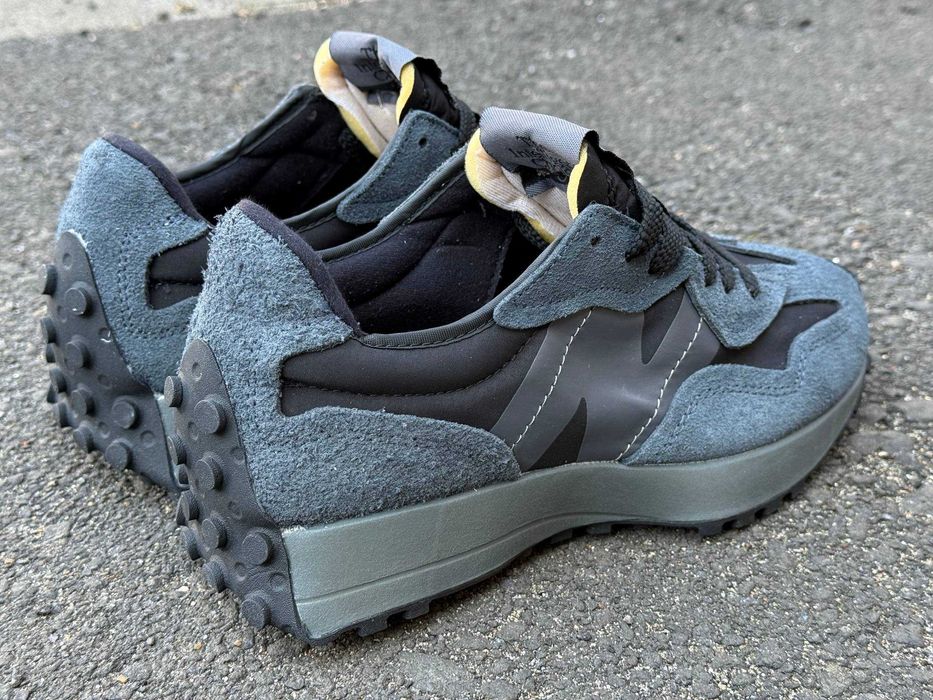 Розпродаж New Balance 327