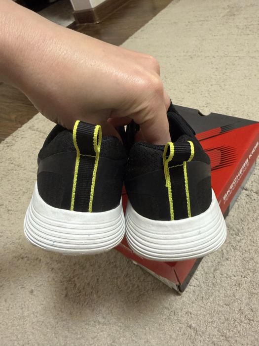 Кросівки skechers 35