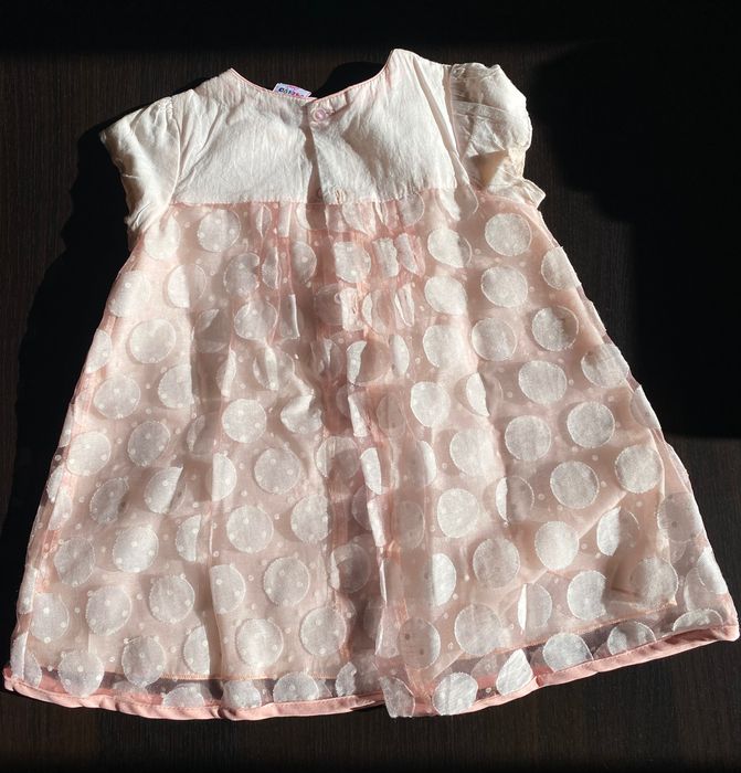 Vários vestidos para menina