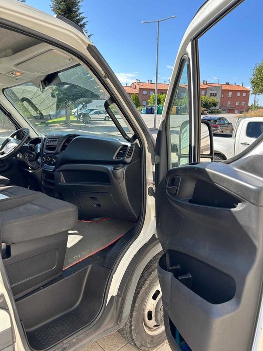 Iveco 3.0 – 3 Lugares | Muito Bem Estimada | Ar Condicionado