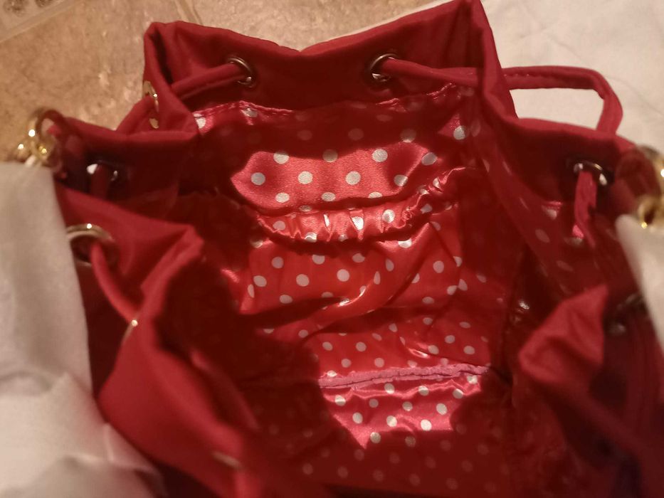 GUESS Oryginalny czerwony worek na ramię