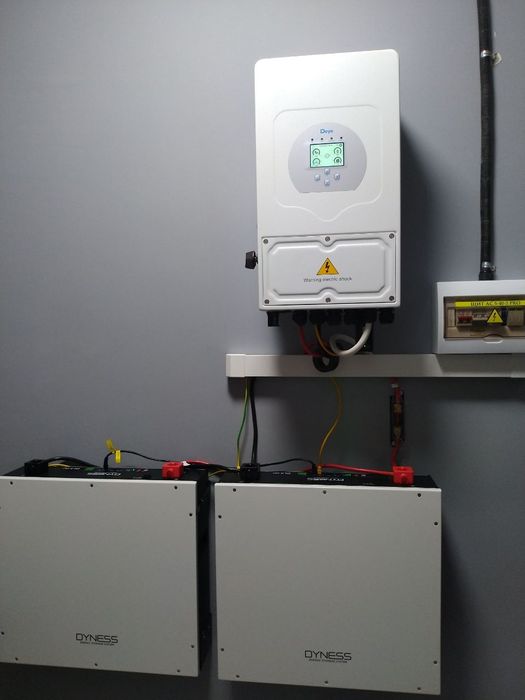 Проєктування та монтаж гібридних енергосистем: Deye, Dyness під ключ •