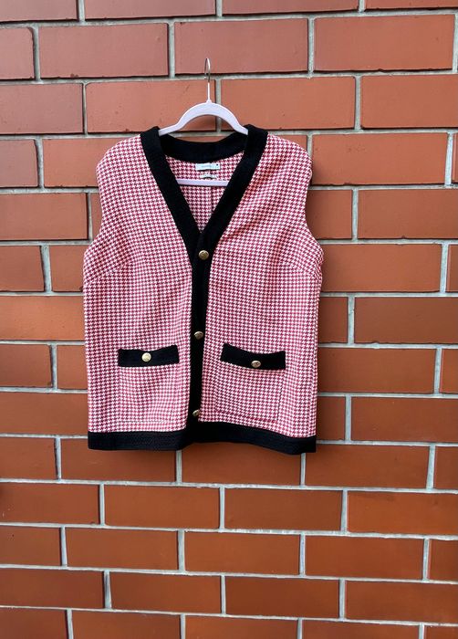 Kamizelka damska w pepitkę czerwona beżowa złote guziki Reserved