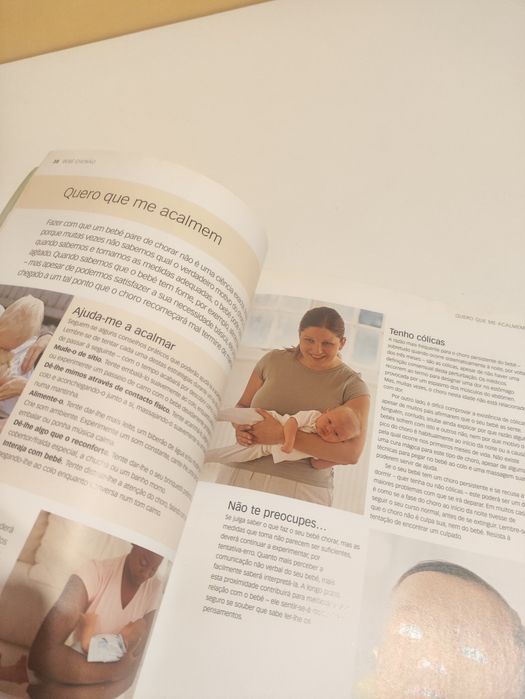 Livro "Em que pensa o meu bebe"