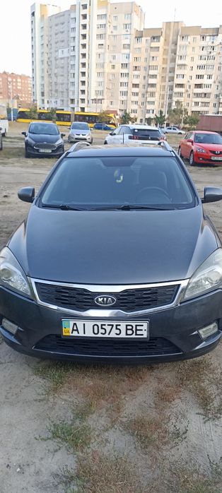 Продам  Kia Ceed(офіційна).