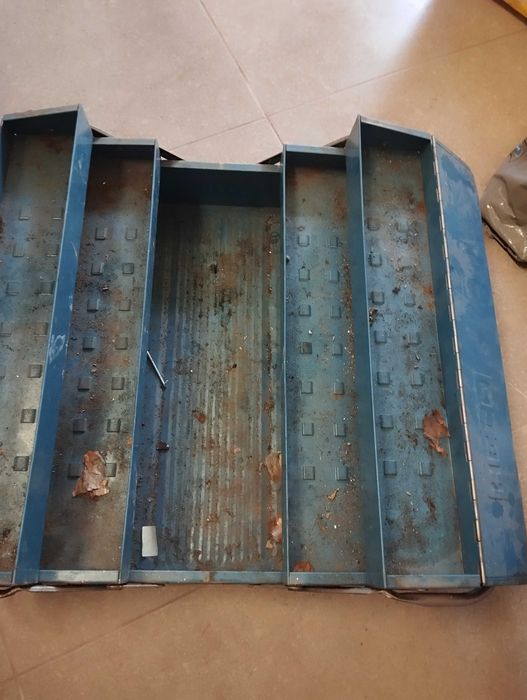 Vendo Caixa ferramenta em otimo estado