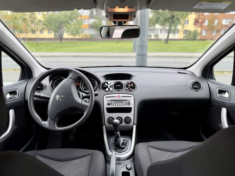 Продам офіційний Peugeot 308