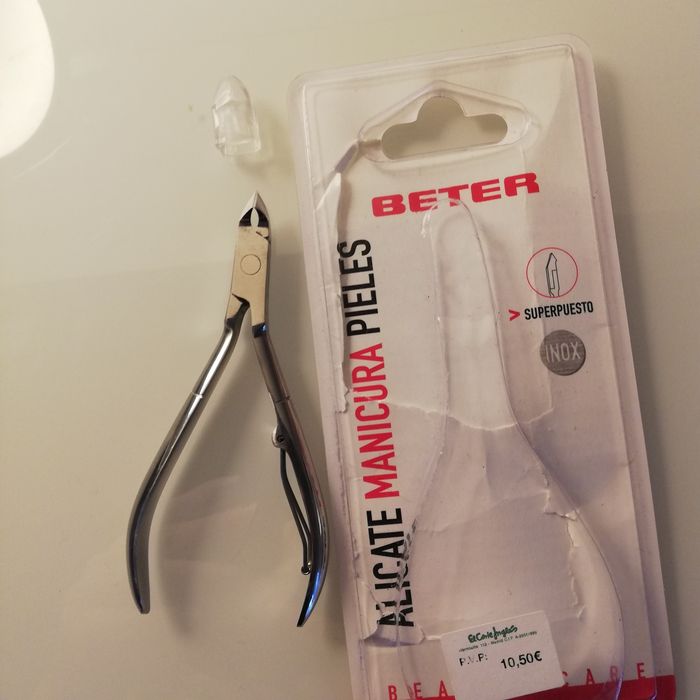 Alicate de cutículas Beter novo