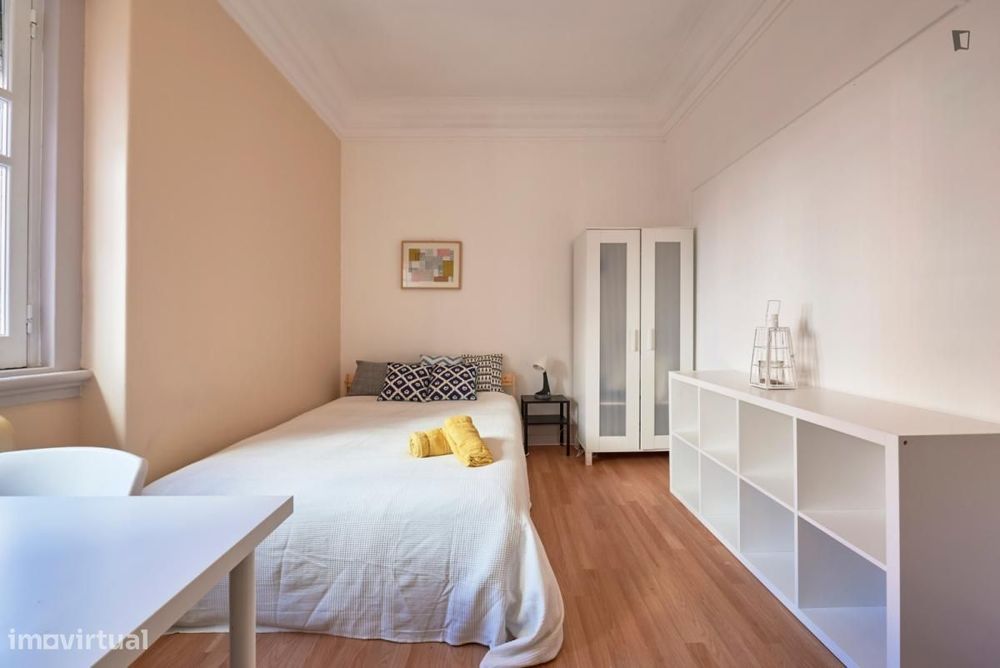 Quarto - localizado em Marquês de Pombal Lisbon