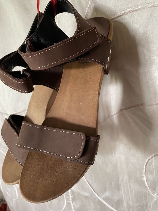 Nowe naturalne sandały r 38