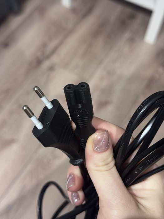 Kabel osiemka do telewizora