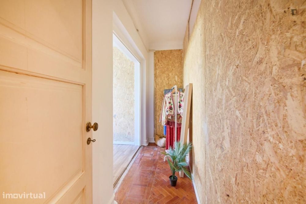 Quarto - localizado em Alvalade Lisbon