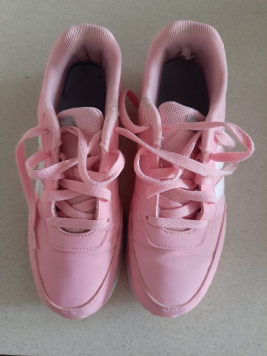 Buty sportowe damskie