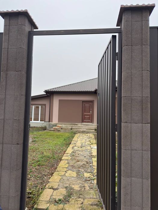 Продається новий одноповерховий будинок в Немішаєве, 140 м2 на 8 соток