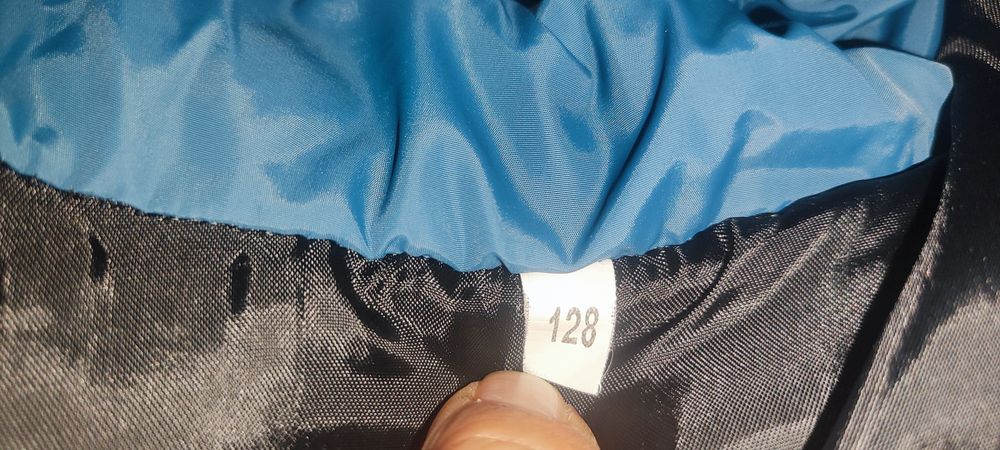 Куртка на холодну осінь 128р. 8-9років