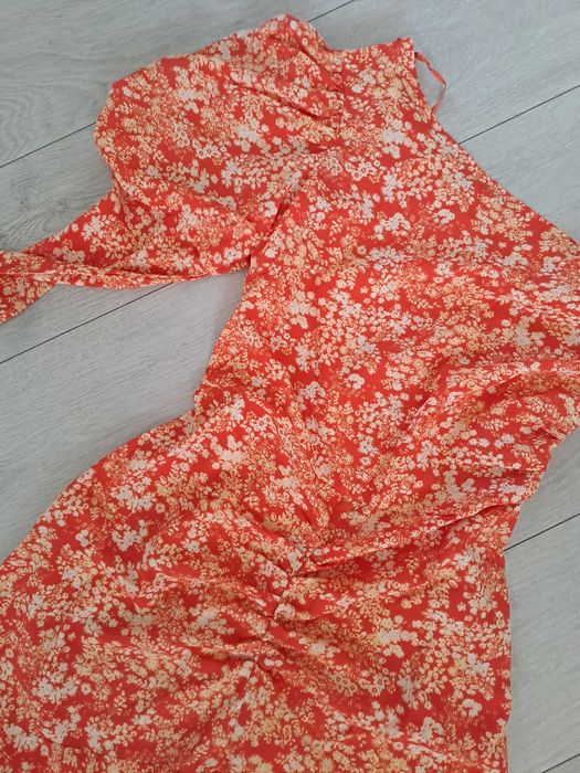 Pomarańczowa sukienka na jedno ramię | Kwiaty | Marszczenia | Boho mini