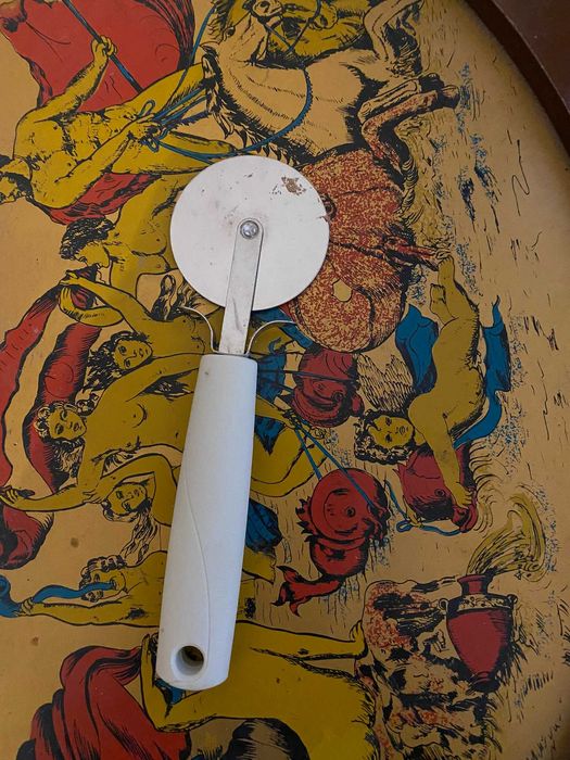 cortador de pizza com pega branca