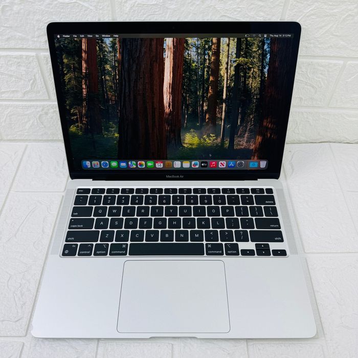 №2493	MGNA3	MacBook Air 13 	Silver	M1	8/512