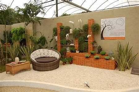 Trabalhos de remodelação e jardinagem em todas as regiões Margem Sul