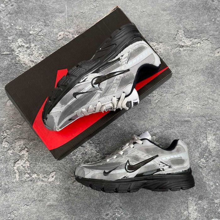 Кросівки Nike Initiator Custom grey