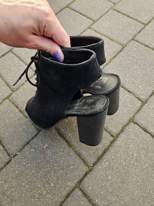 Czarne sandały na słupku buty damskie odkryte palce pięta 39