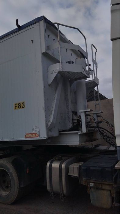 Полупричіп самасвал BENALU 70куб. Можливо розтермінування.