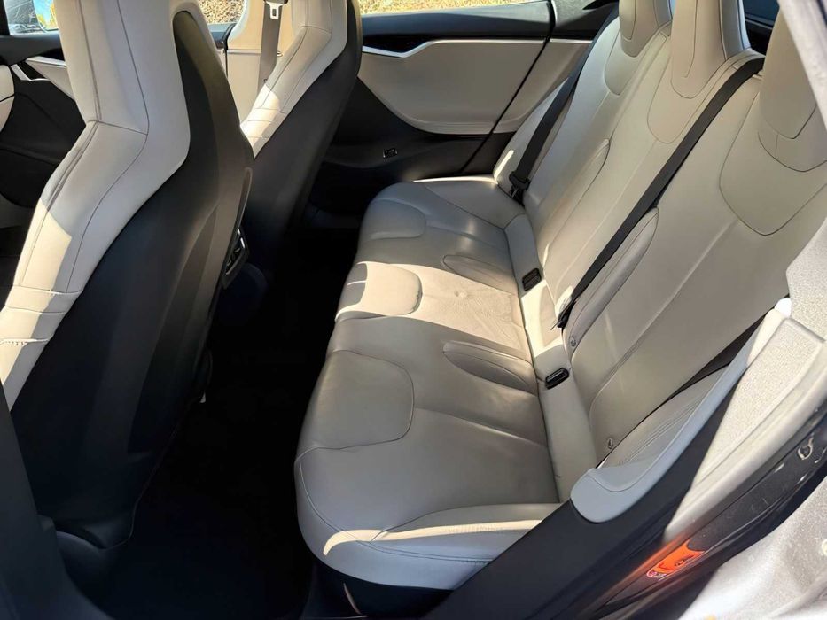 Tesla Model S 70D      2015