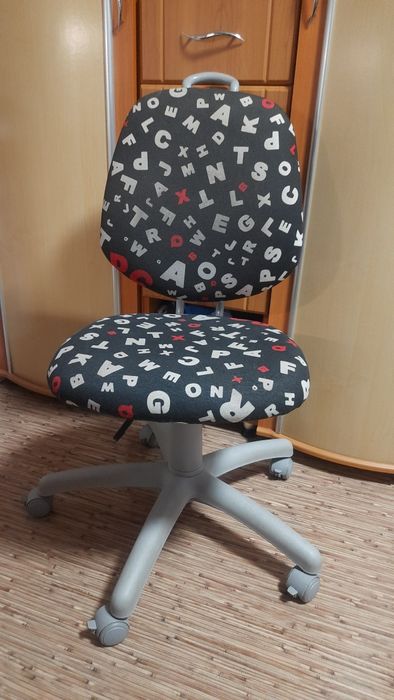 Якісне дитяче ортопедичне крісло