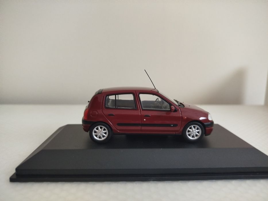 Miniatura Renault Clio II Edição Limitada 1/43 Nova