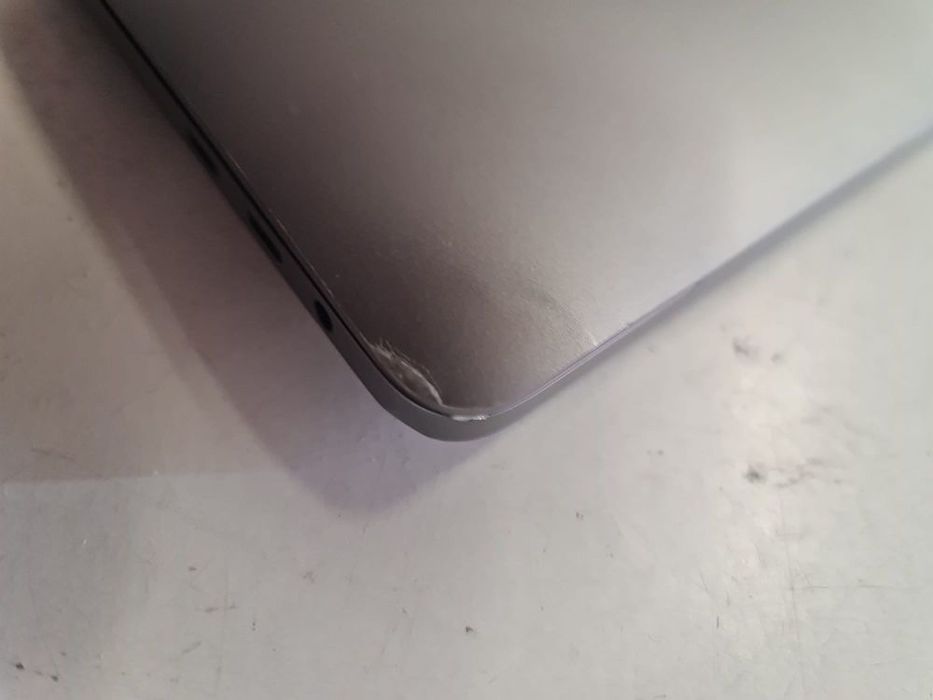 Macbook pro retina 16 2019